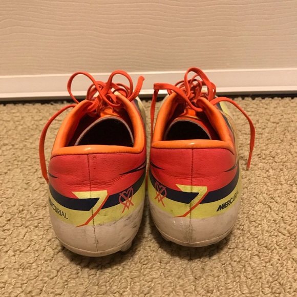 Nike Mercurial Victory IV Firm Ground Soccer Cleats - US Size 11 - Picture 4 of 5